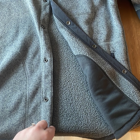 Men’s medium shacket. - Picture 4 of 4